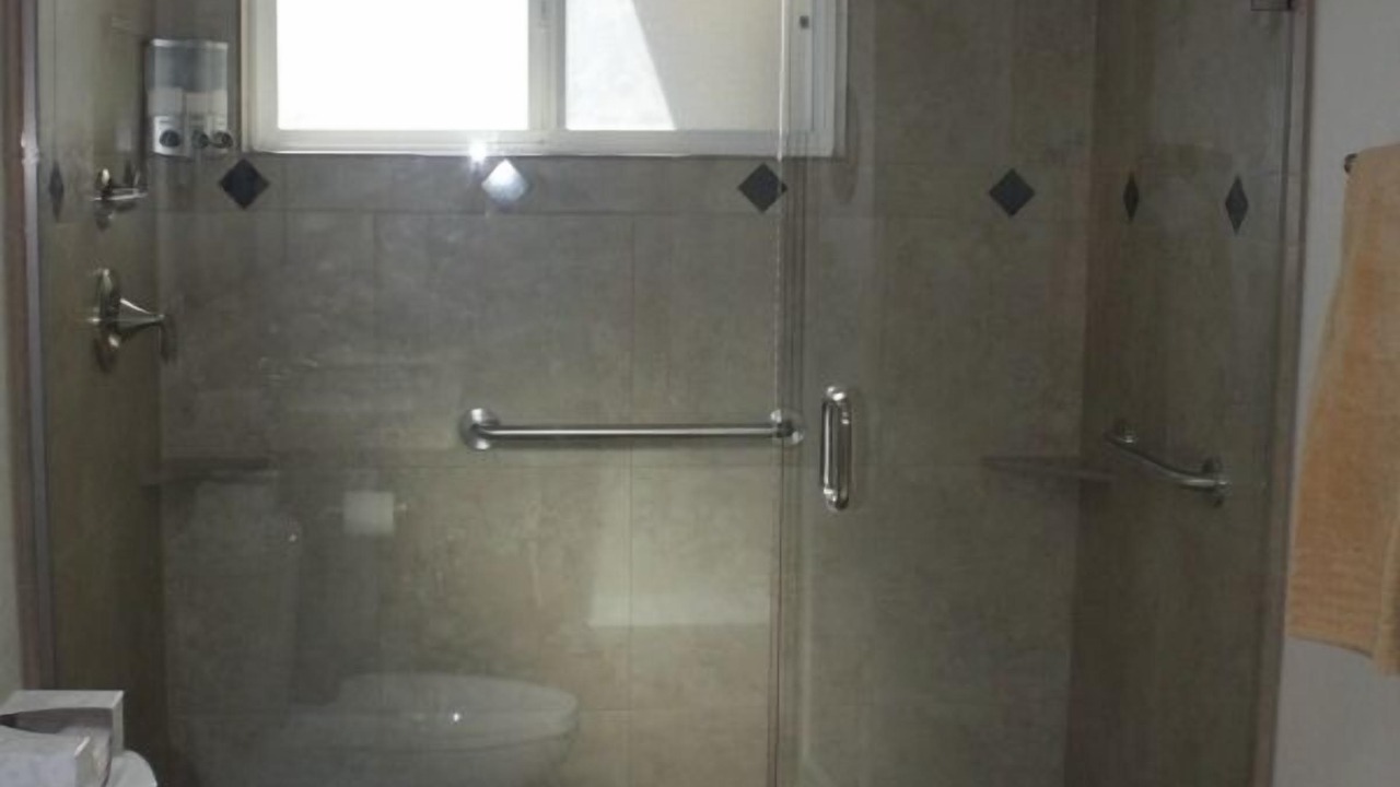 Photo of Bathroom in Raskin Estates