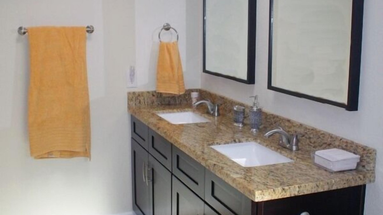 Photo of Bathroom in Raskin Estates