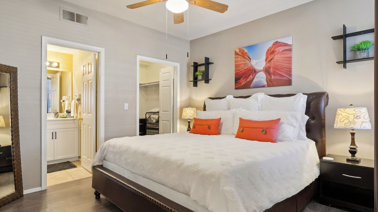 Photo of Bedroom in Paradise Valley Village