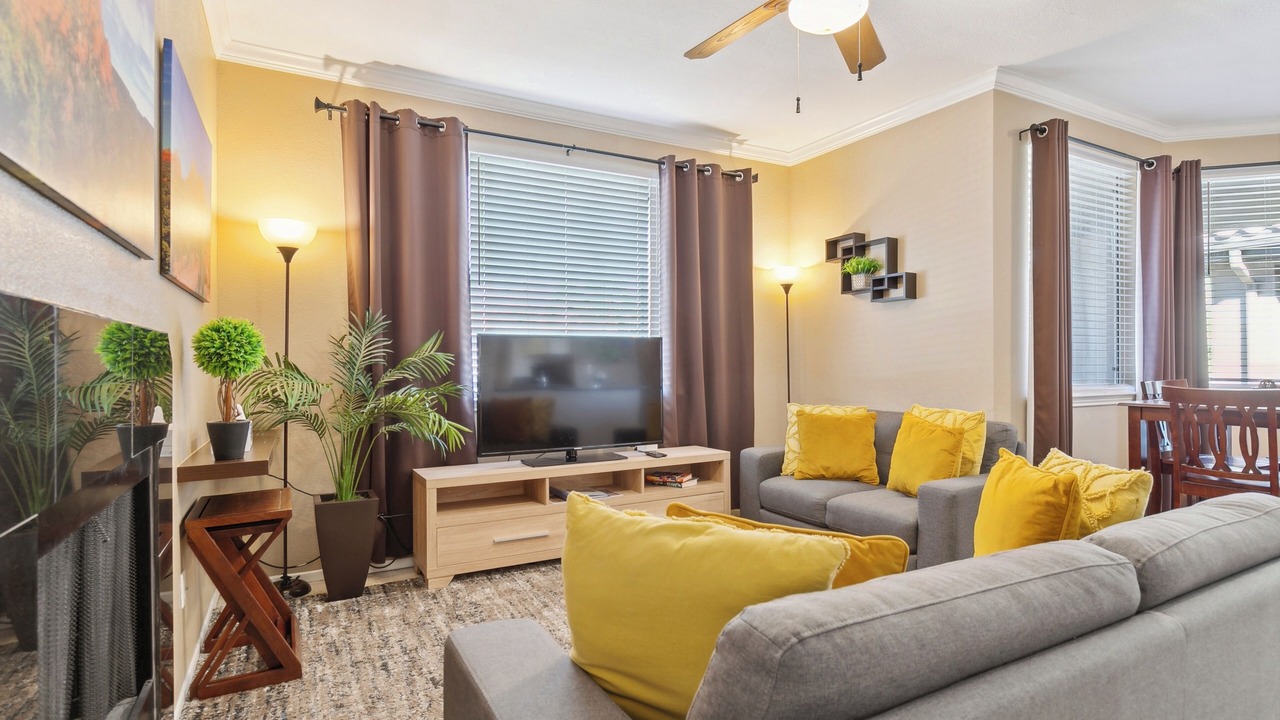 Photo of Livingroom in Paradise Valley Village