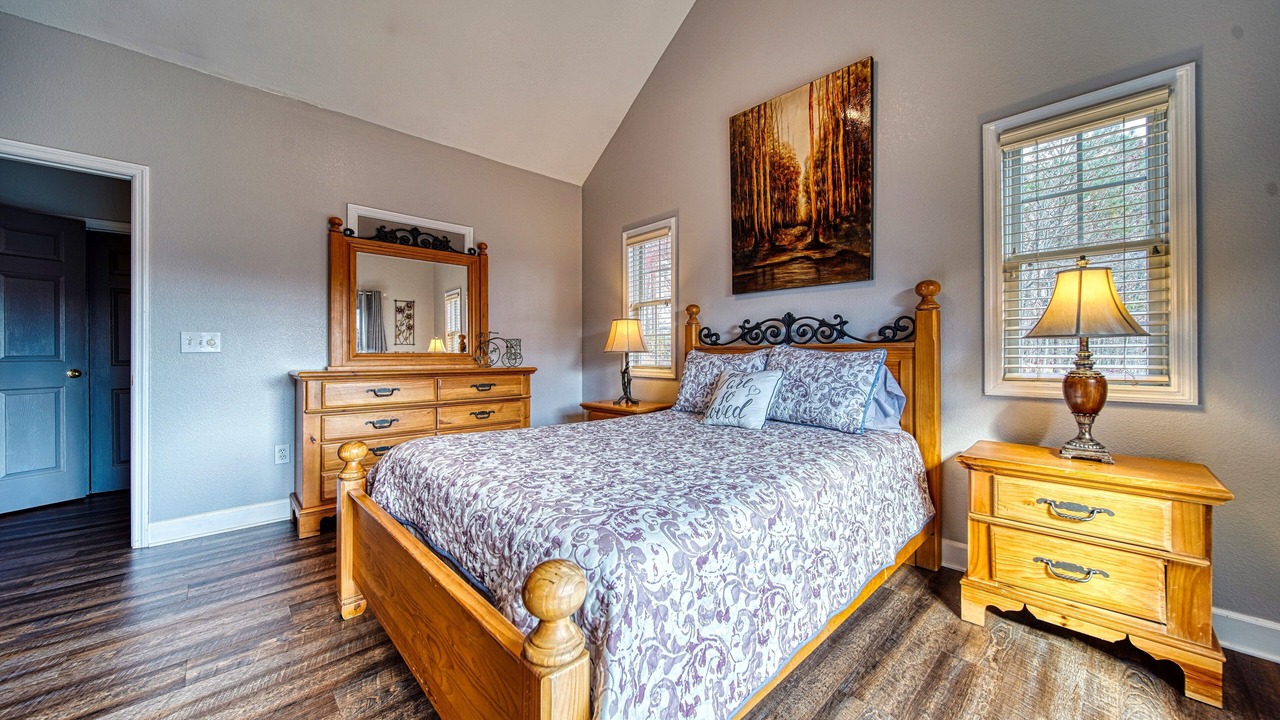 Photo of Bedroom in Hiawassee