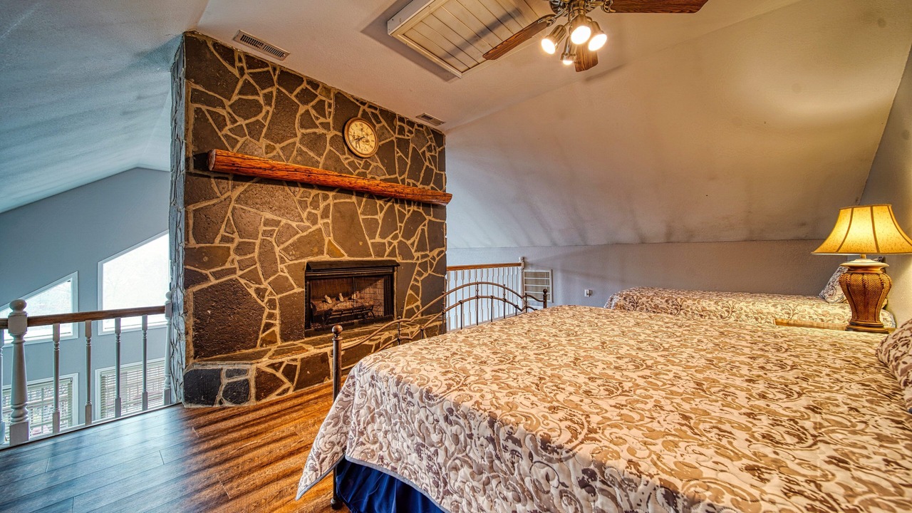 Photo of Bedroom in Hiawassee