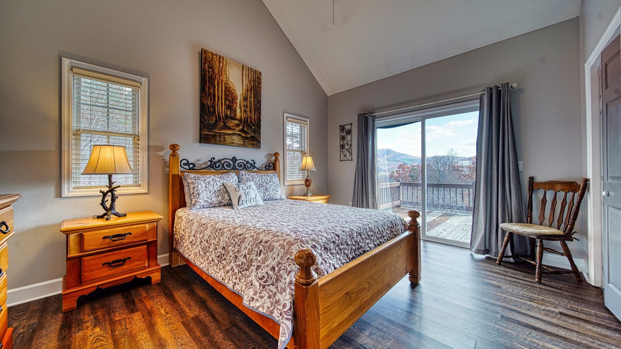 Photo of Bedroom in Hiawassee