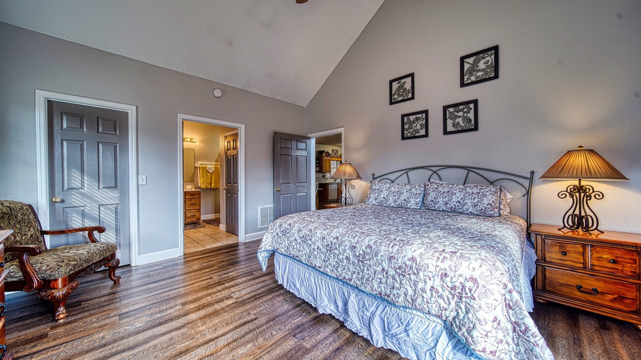 Photo of Bedroom in Hiawassee