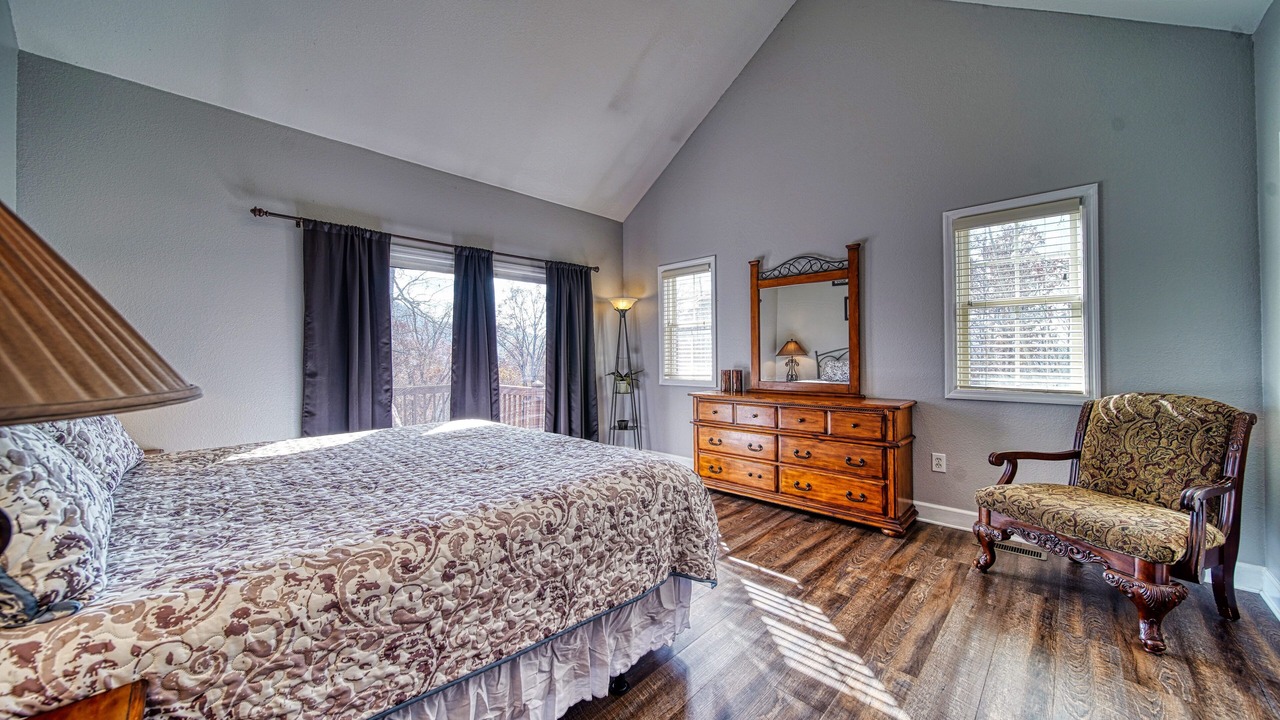 Photo of Bedroom in Hiawassee