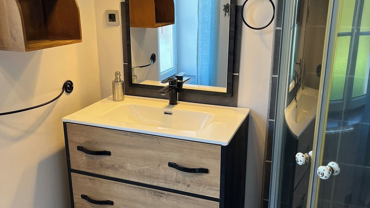 Photo of Bathroom in Oisly