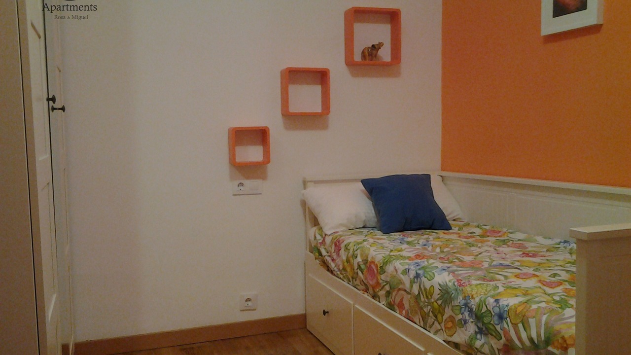 Photo of Bedroom in El Poble-sec