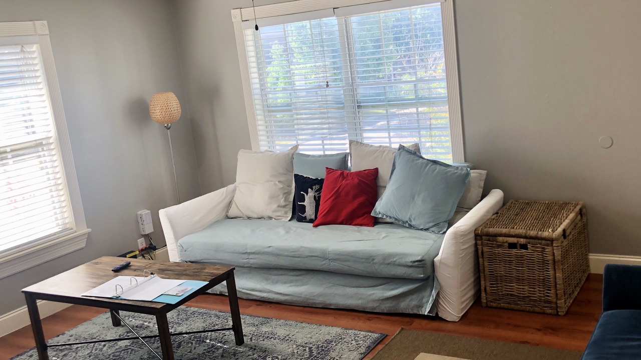 Photo of Livingroom in Neartown
