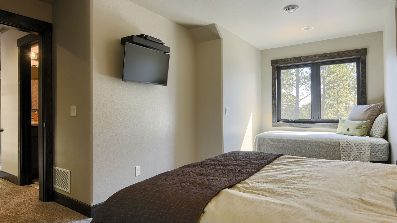 Photo of Bedroom in Deadwood