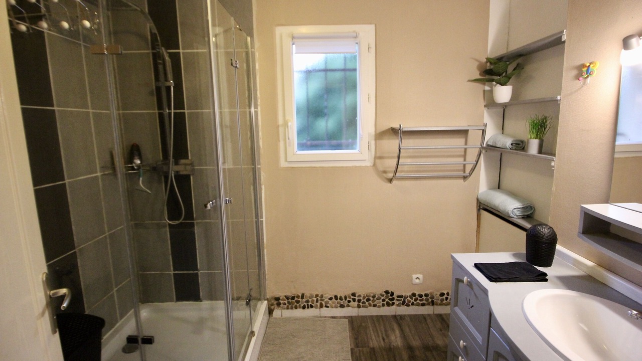 Photo of Bathroom in Berou-la-Mulotiere