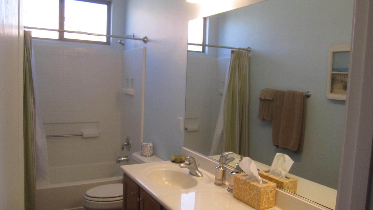 Photo of Bathroom in Continental Reserve