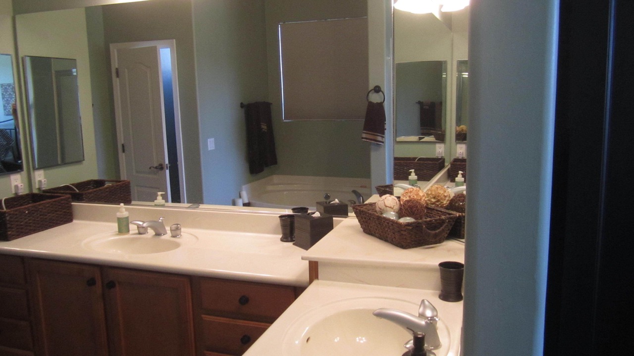 Photo of Bathroom in Continental Reserve