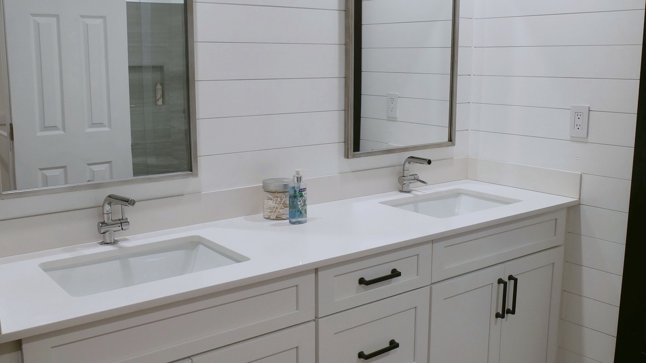 Photo of Bathroom in Greenbrier East Villas