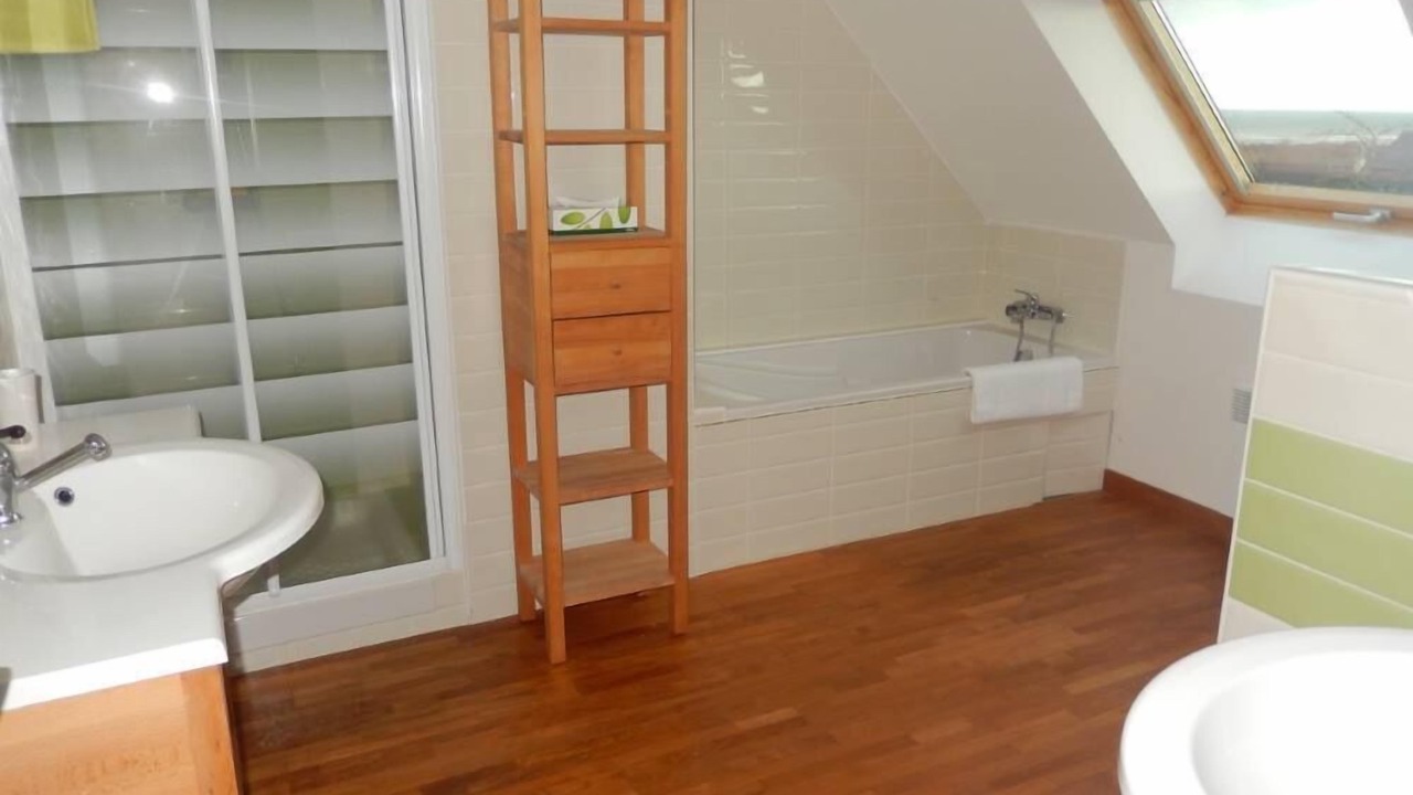 Photo of Bathroom in Crasville