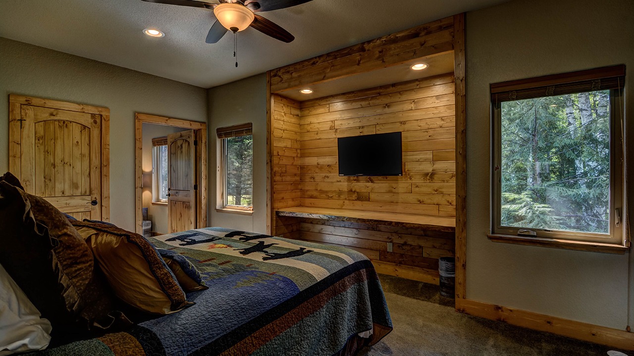 Photo of Bedroom in Eagle River