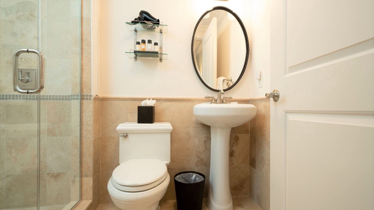 Photo of Bathroom in Marathon