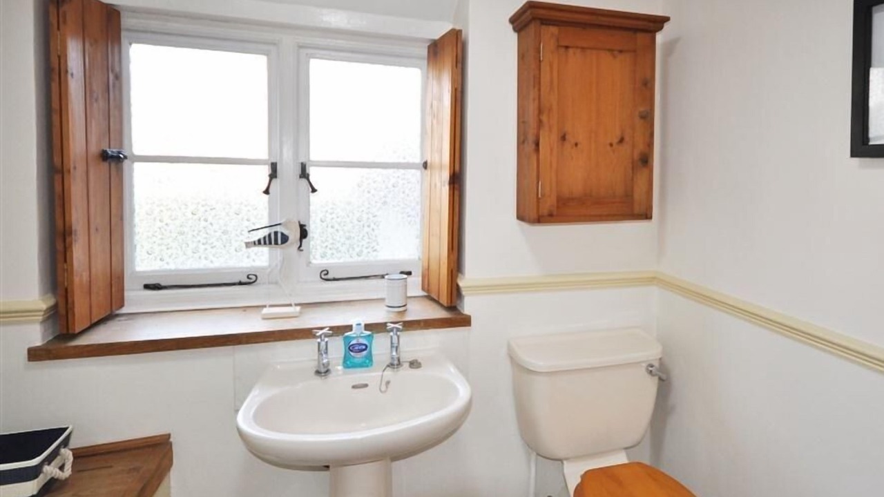 Photo of Bathroom in West Lulworth