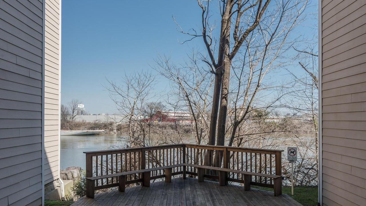 Photo of Outdoor in East Bank