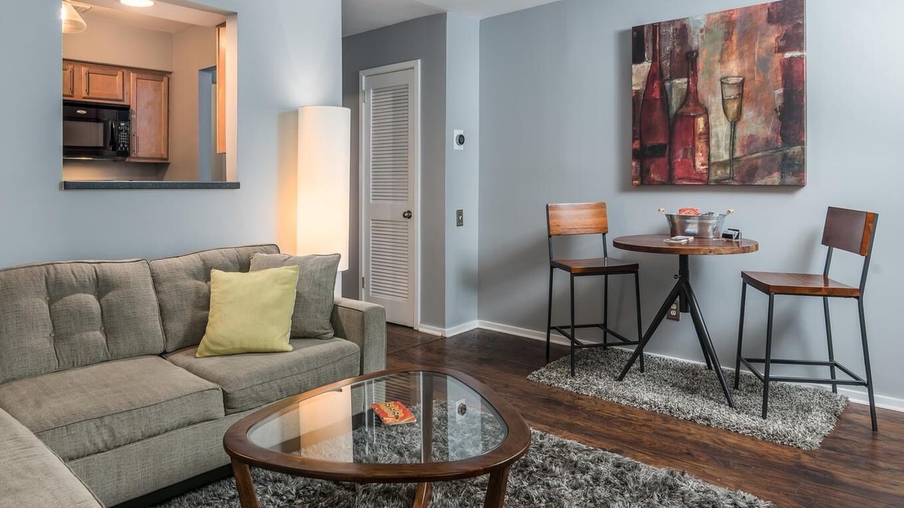 Photo of Livingroom in East Bank