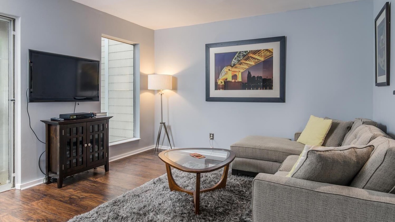 Photo of Livingroom in East Bank