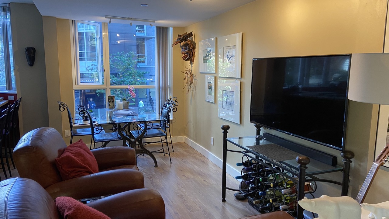 Photo of Livingroom in Coal Harbour