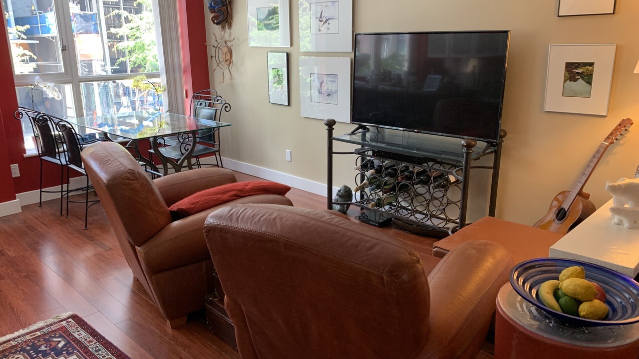 Photo of Livingroom in Coal Harbour