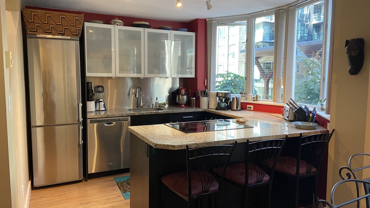 Photo of Kitchen in Coal Harbour