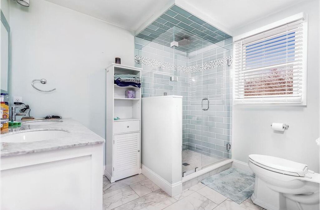 Photo of Bathroom in Eastward Look