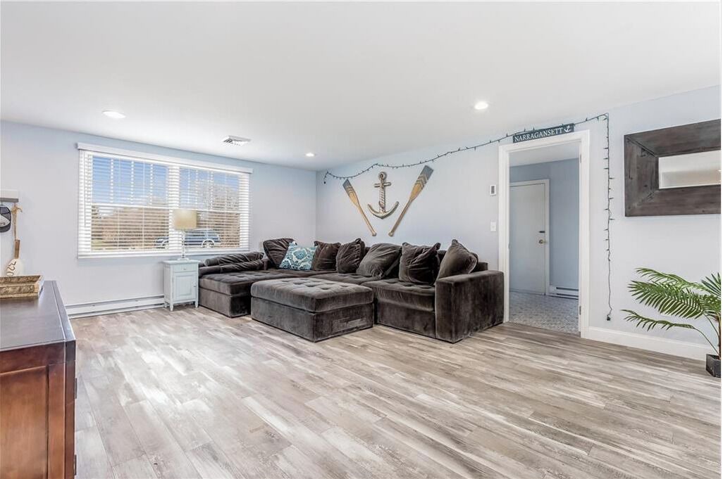 Photo of Livingroom in Eastward Look