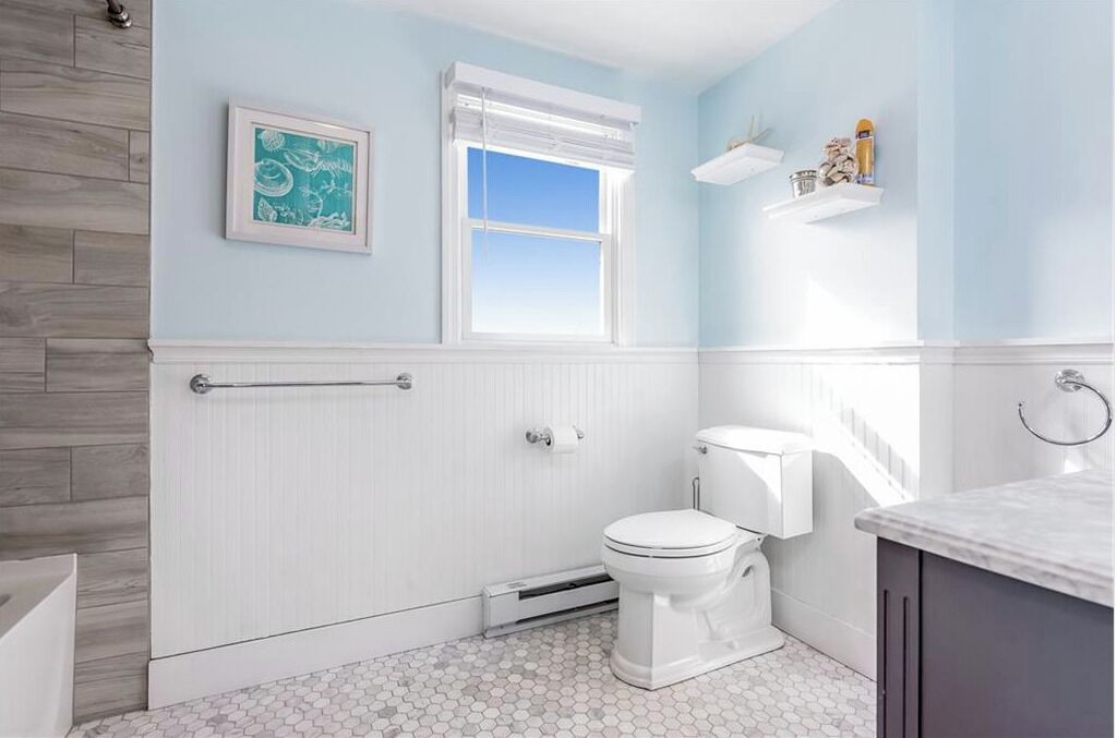 Photo of Bathroom in Eastward Look