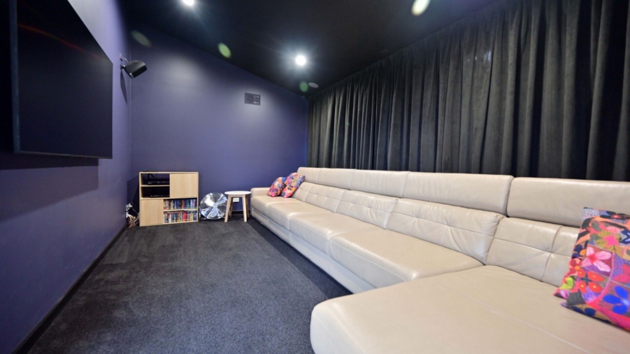 Photo of Livingroom in Old Bar