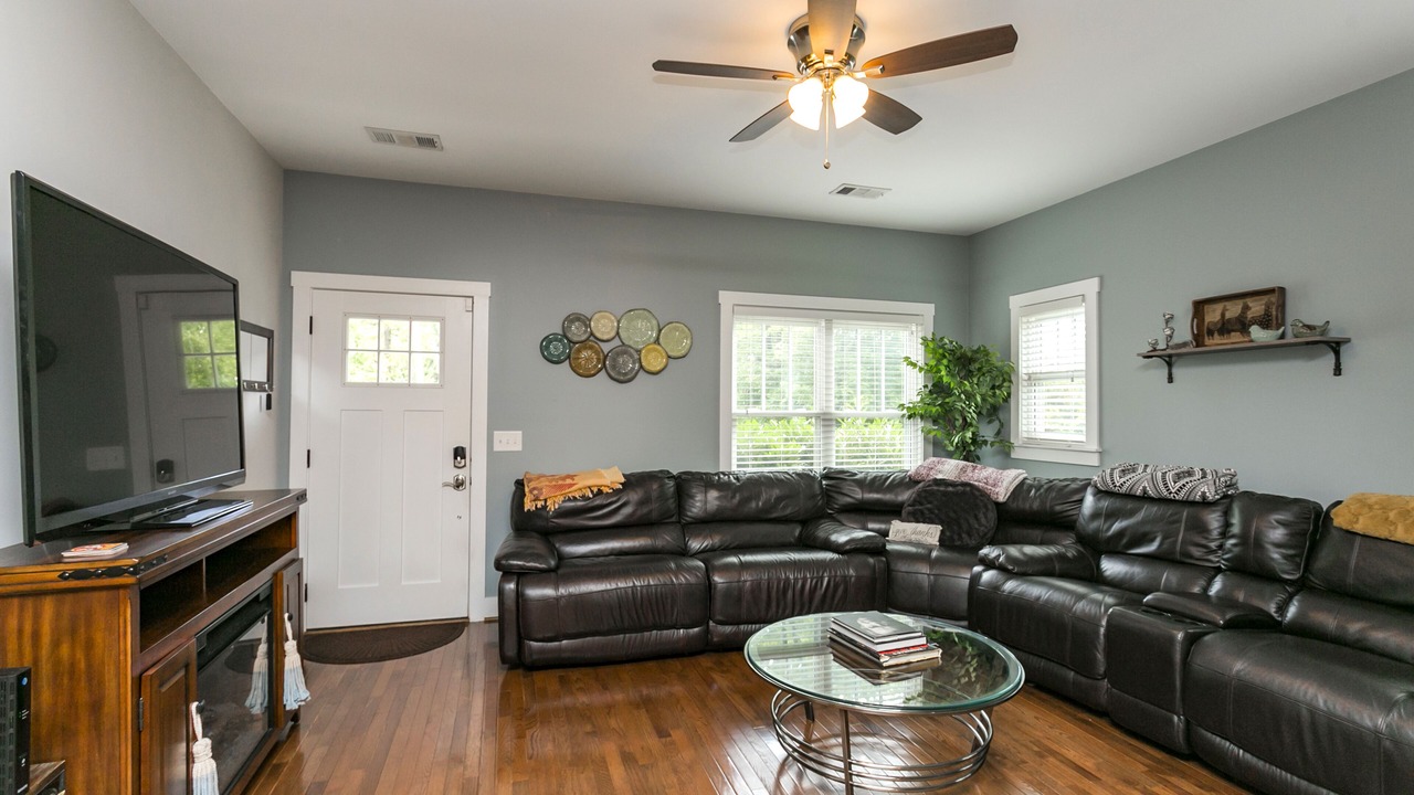 Photo of Livingroom in Woodbine