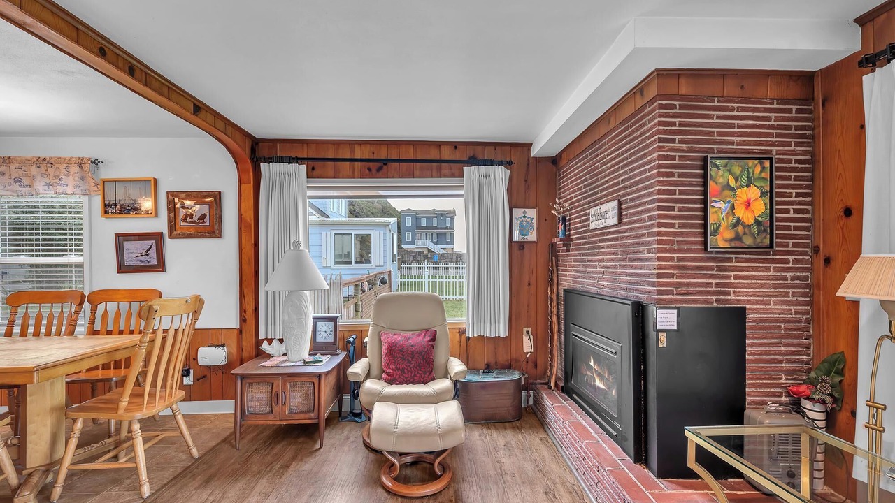 Photo of Livingroom in Nelscott