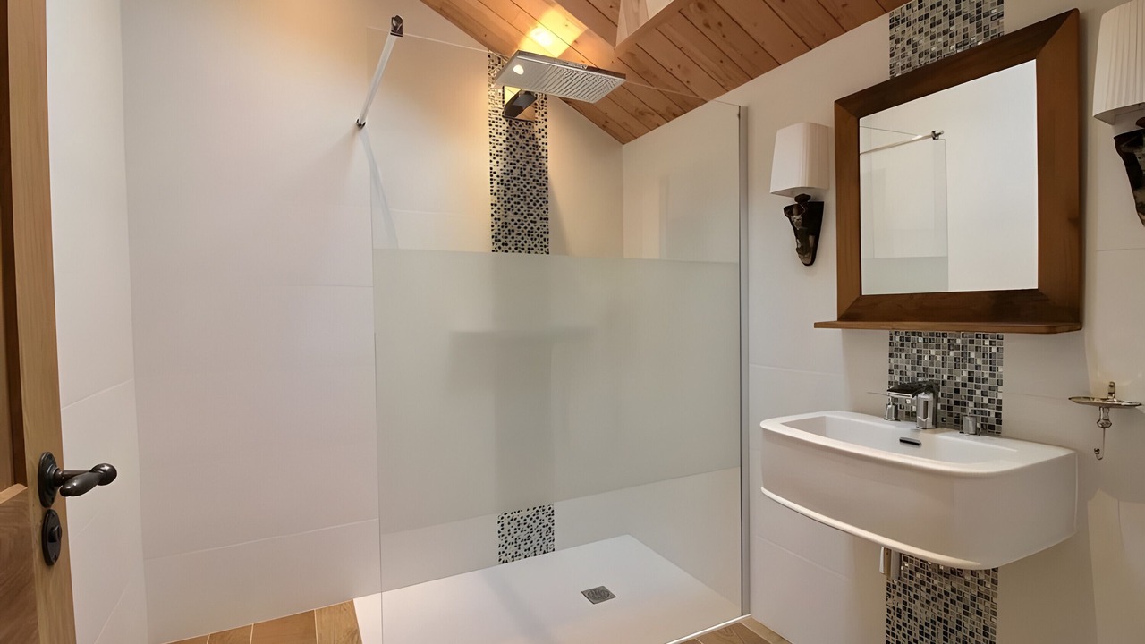Photo of Bathroom in Pleyben