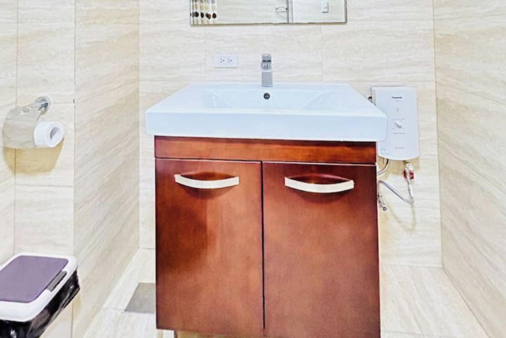 Photo of Bathroom in Kapitolyo