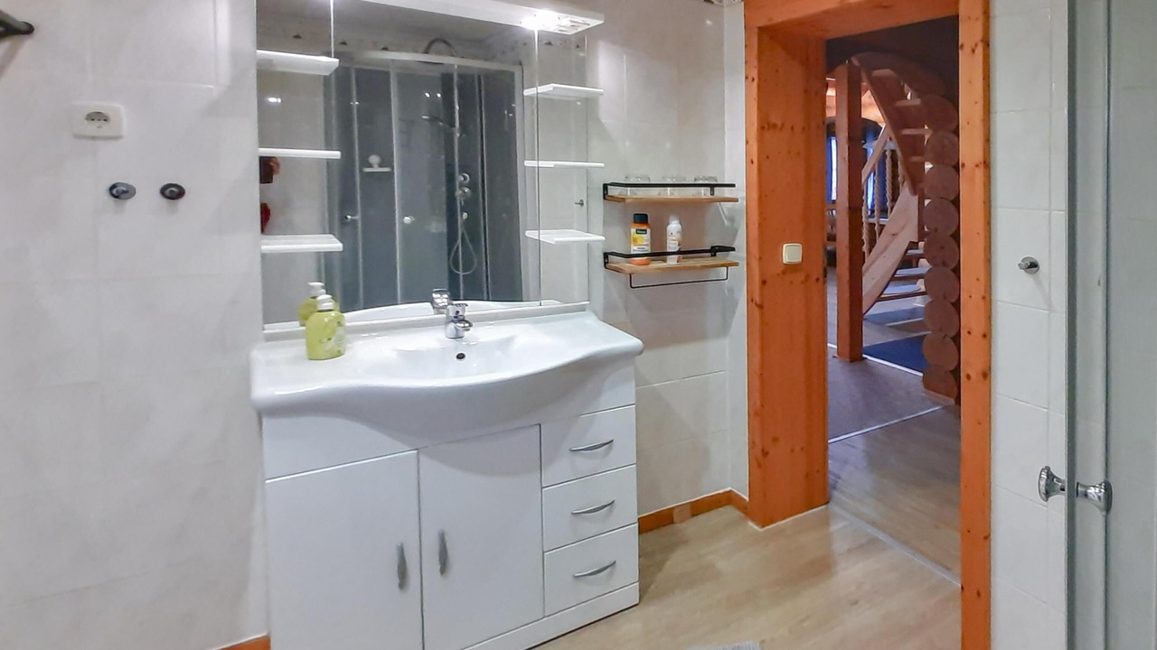Photo of Bathroom in Dankerode