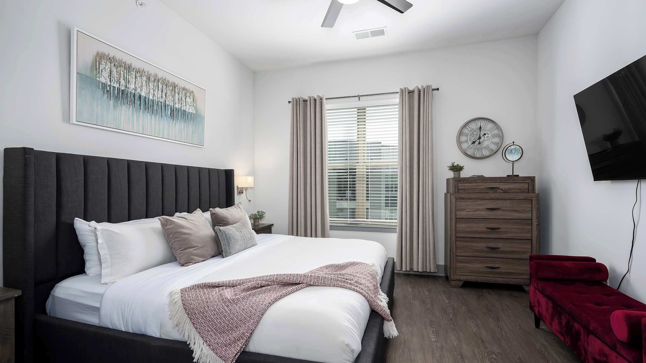 Photo of Bedroom in Crestline Heights