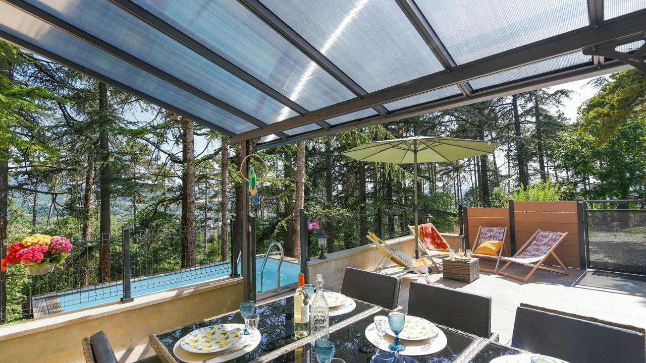 Photo of Outdoor in Crest