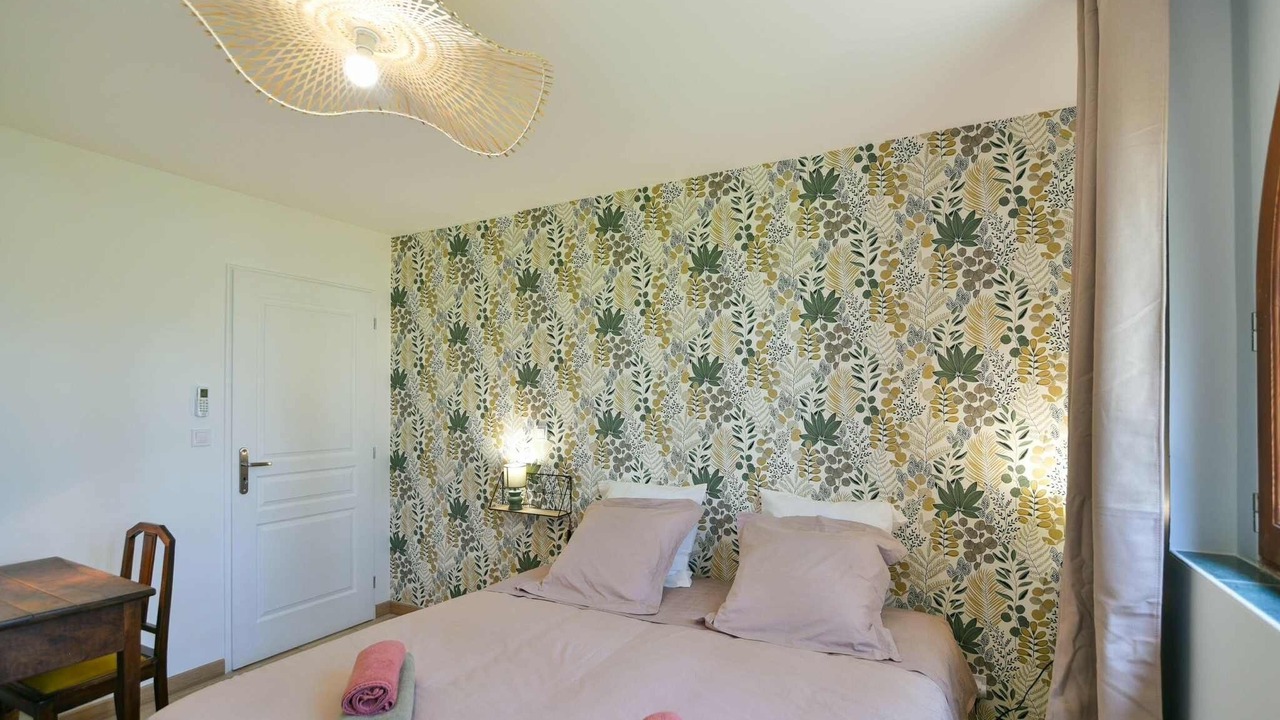Photo of Bedroom in Crest