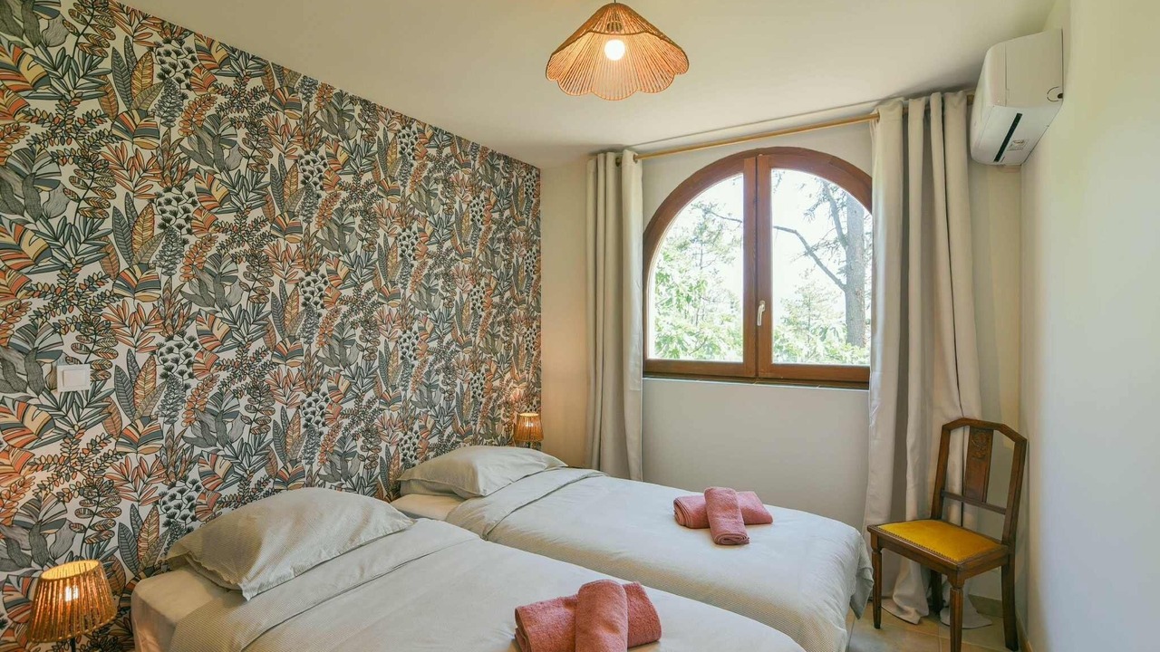 Photo of Bedroom in Crest