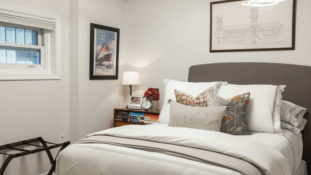 Photo of Bedroom in Dupont Circle