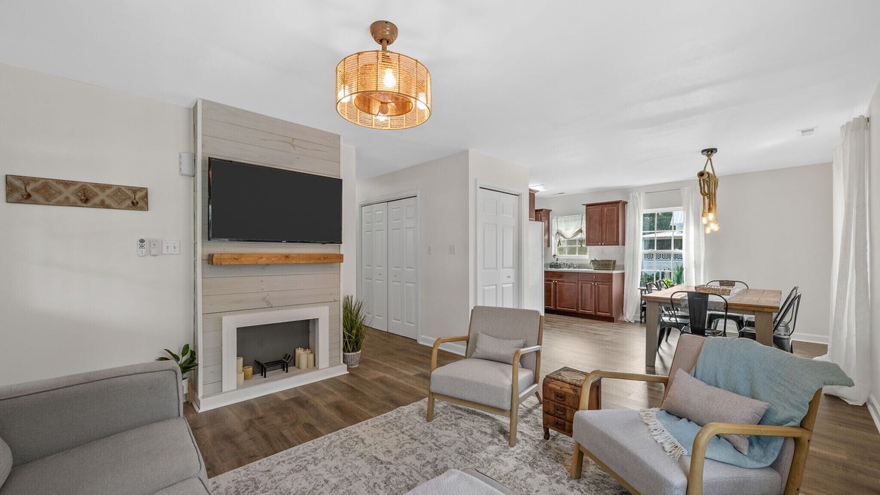 Photo of Livingroom in Ashland City