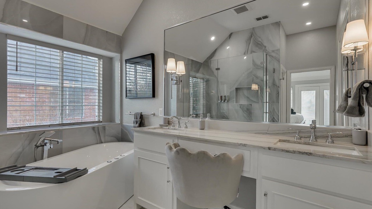 Photo of Bathroom in Rowlett