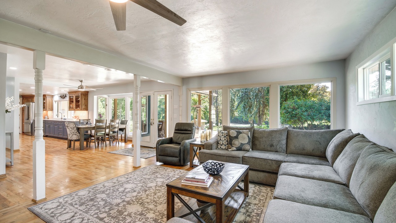 Photo of Livingroom in Grants Pass