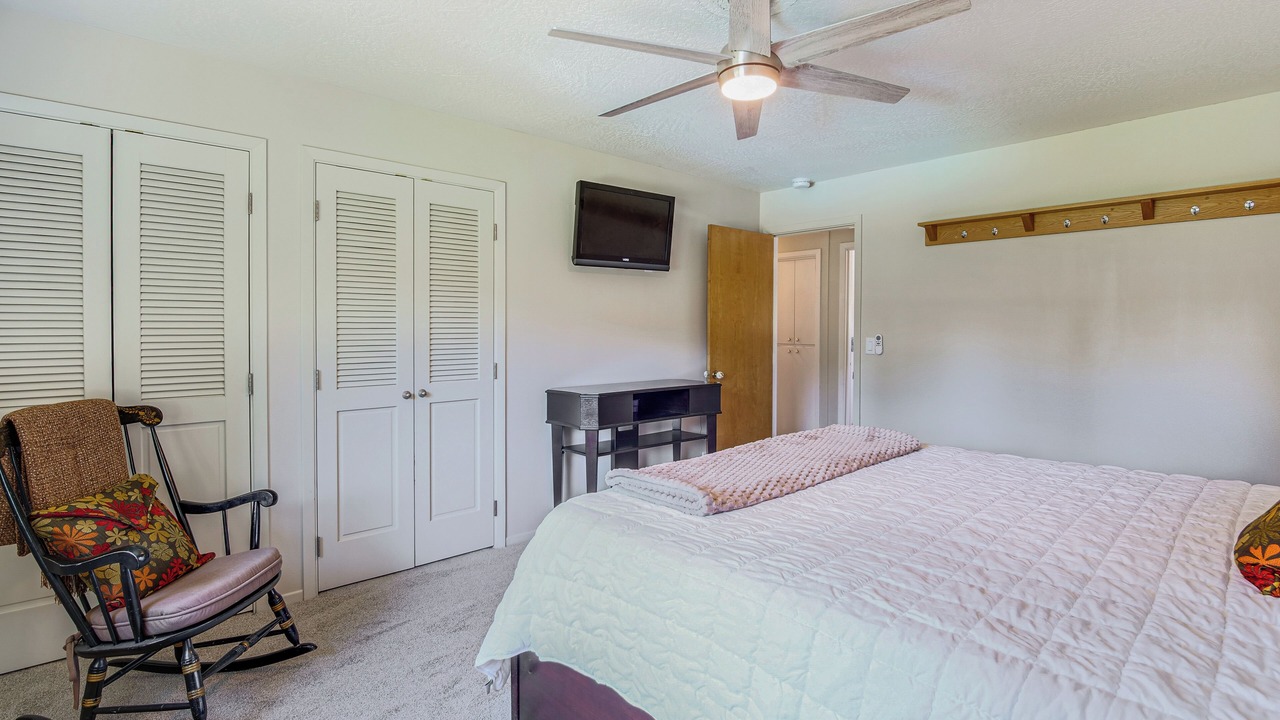Photo of Bedroom in Grants Pass