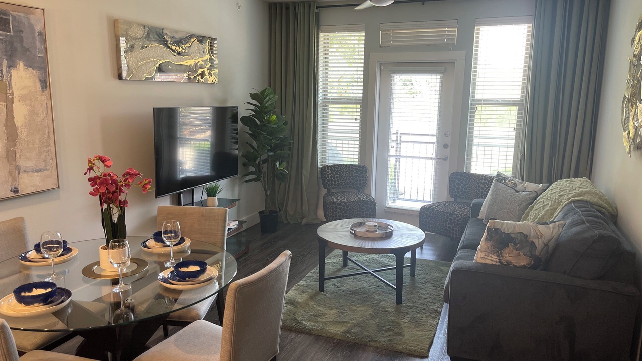 Photo of Livingroom in Farmers Branch