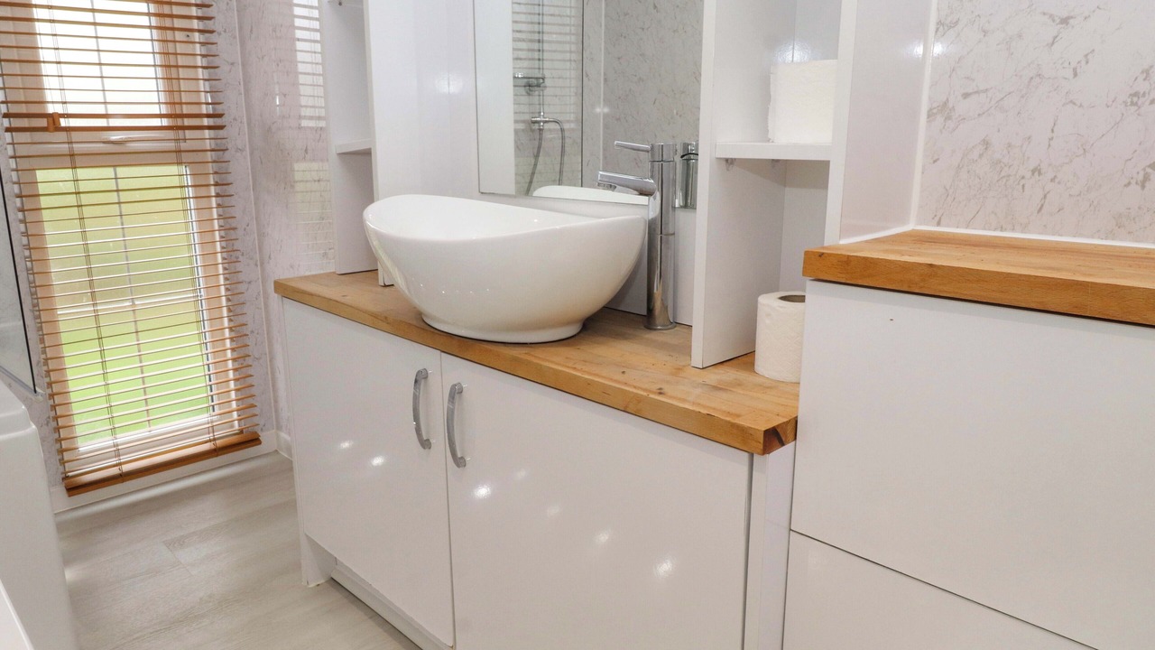 Photo of Bathroom in Chwilog