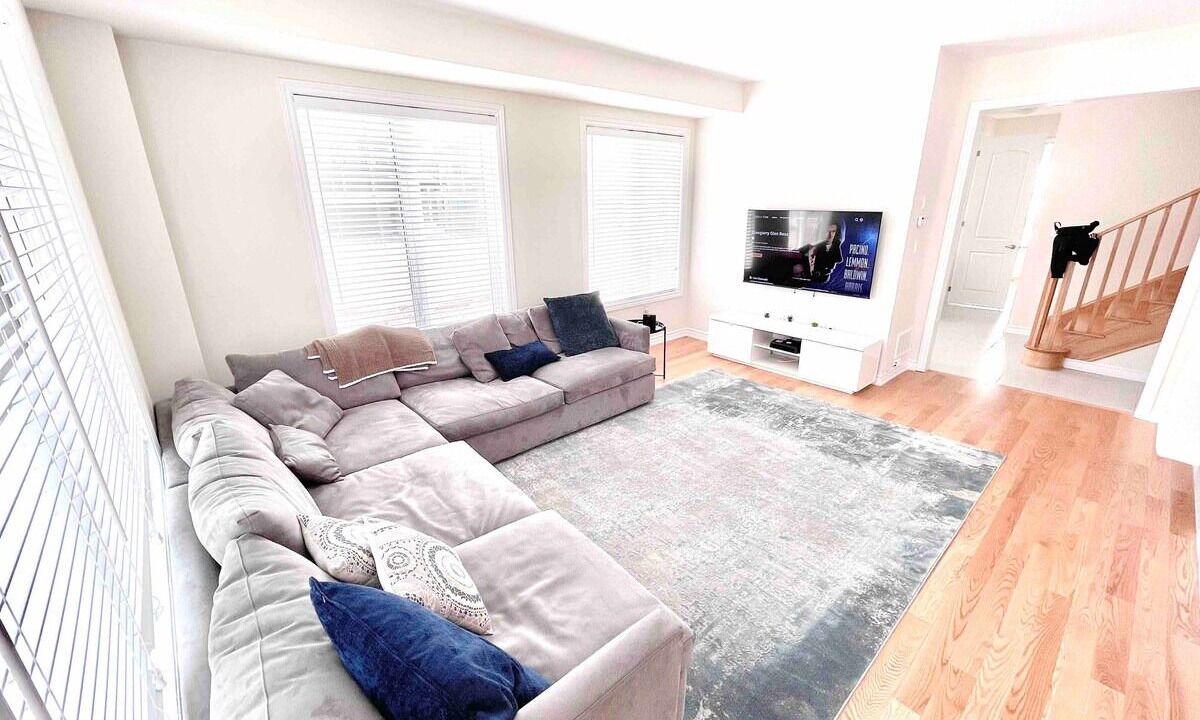 Photo of Livingroom in Thorold