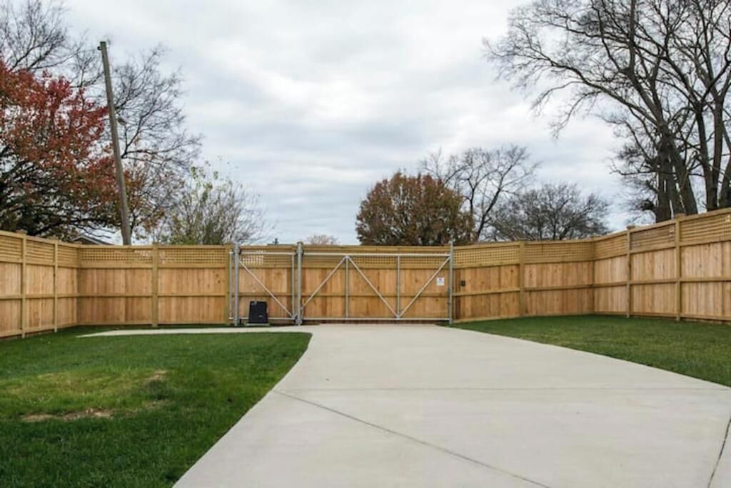 Photo of Outdoor in Shelby Hills