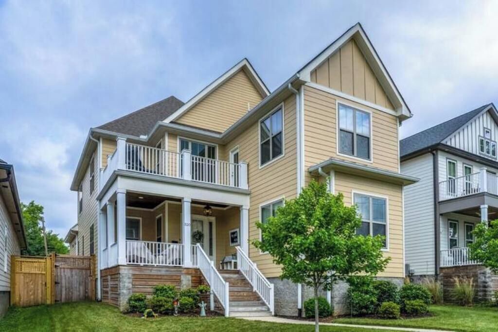 Photo of Outdoor in Shelby Hills